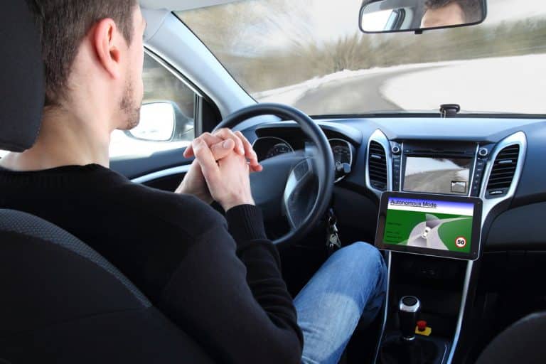 Avant de démarrer sa voiture autonome, une mise à jour de l&rsquo;antivirus sera-t-elle bientôt nécessaire ?