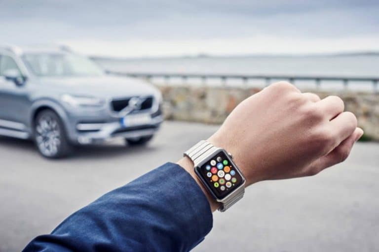 Volvo propose des voitures contrôlées par des montres connectées