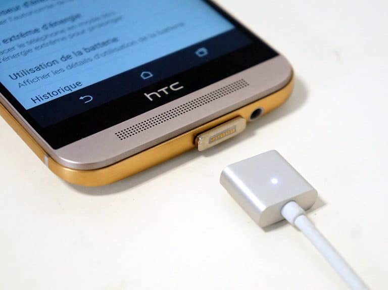 Un connecteur magnétique pour smartphone