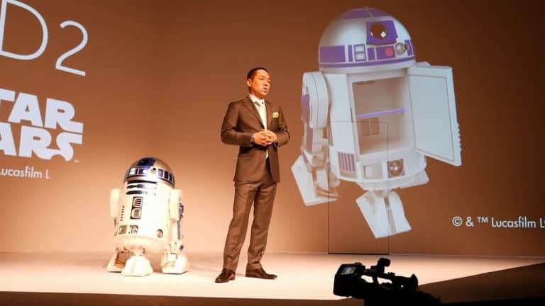 R2-D2, le robot réfrigérateur apportant des boissons fraîches