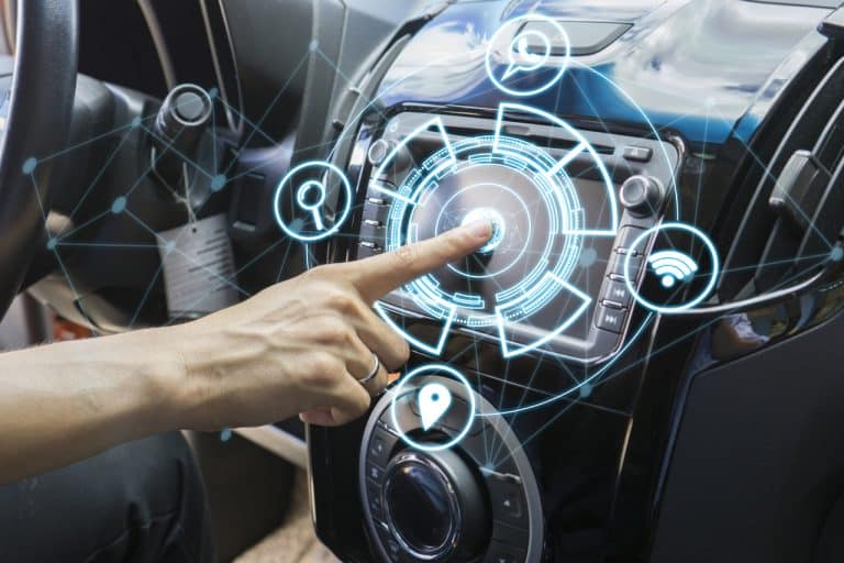 Rénover sa vieille voiture pour la rendre électrique